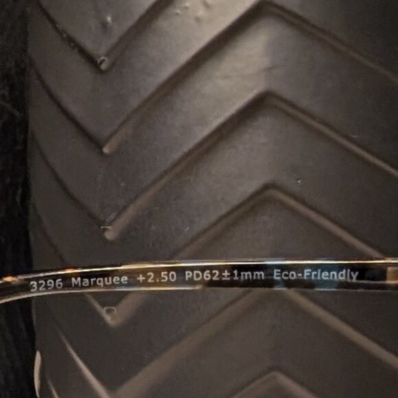 Peepers Blue Light Blocking Readers 2.50 - Picture 2 of 5